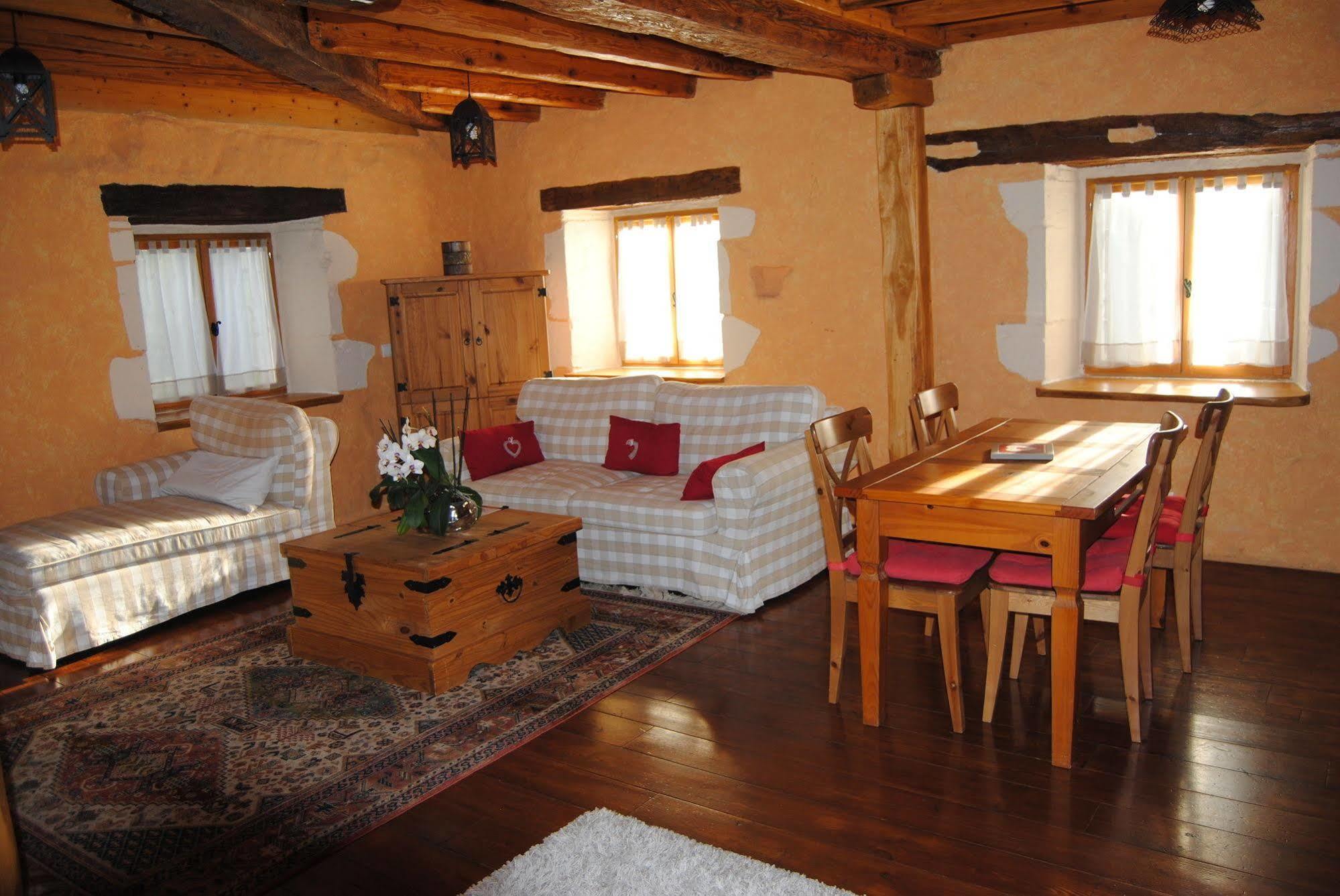 Le Domaine Des Papillons Ξενοδοχείο Beaujeu-Saint-Vallier-et-Pierrejux Εξωτερικό φωτογραφία