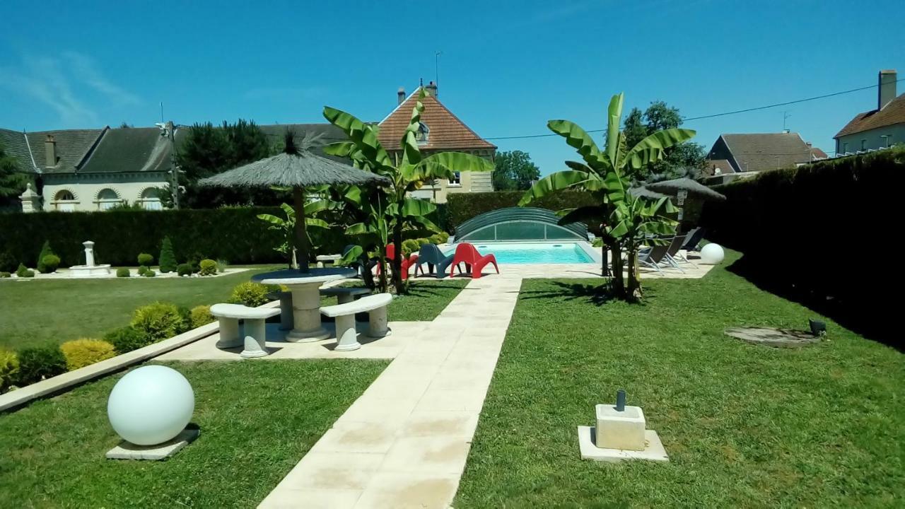 Le Domaine Des Papillons Ξενοδοχείο Beaujeu-Saint-Vallier-et-Pierrejux Εξωτερικό φωτογραφία